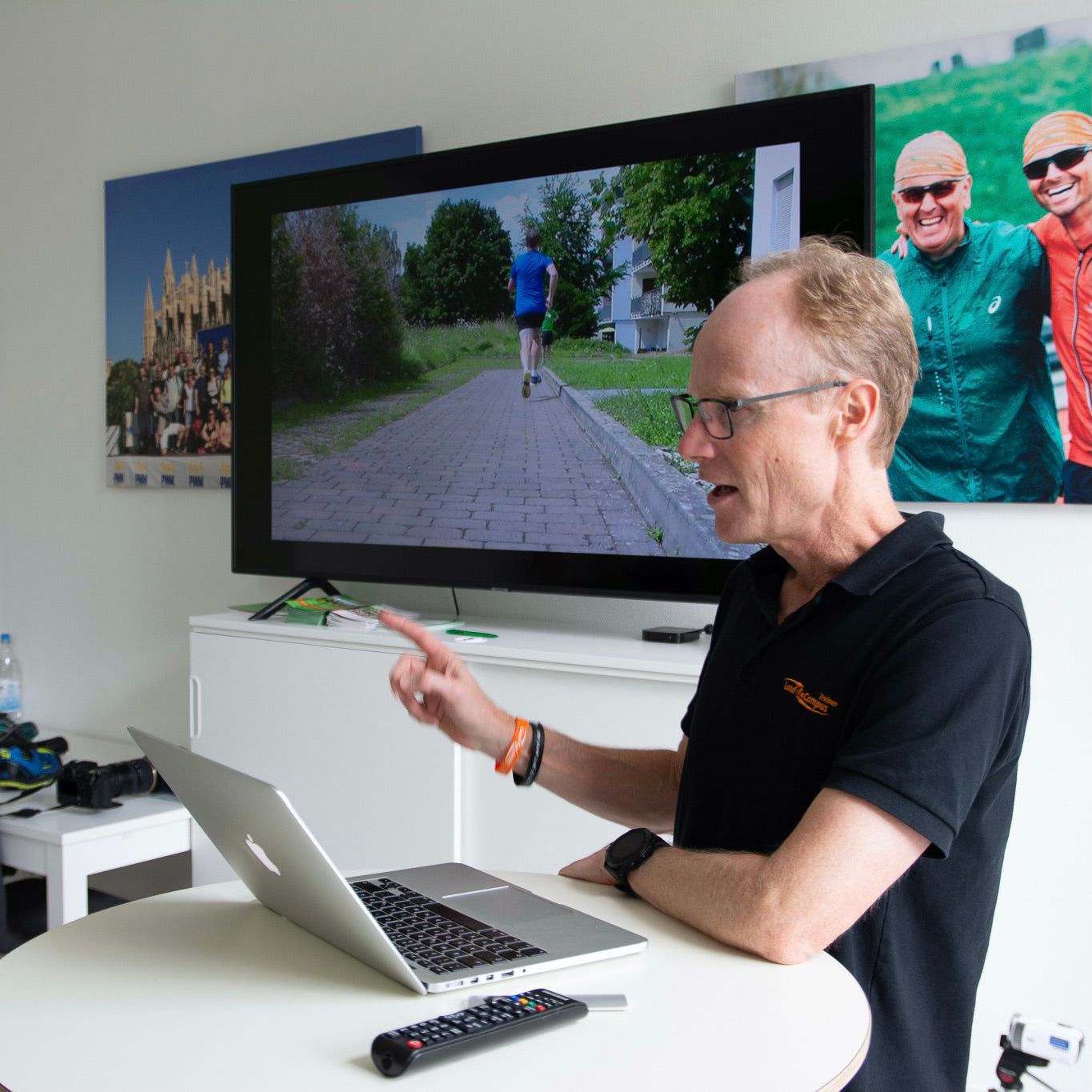 Hier ist Andreas Butz von der Laufcampus Akademie zusehen. So erstellen Sie einen professionellen Läufer-Lebenslauf – und heben sich von Mitbewerbern ab.