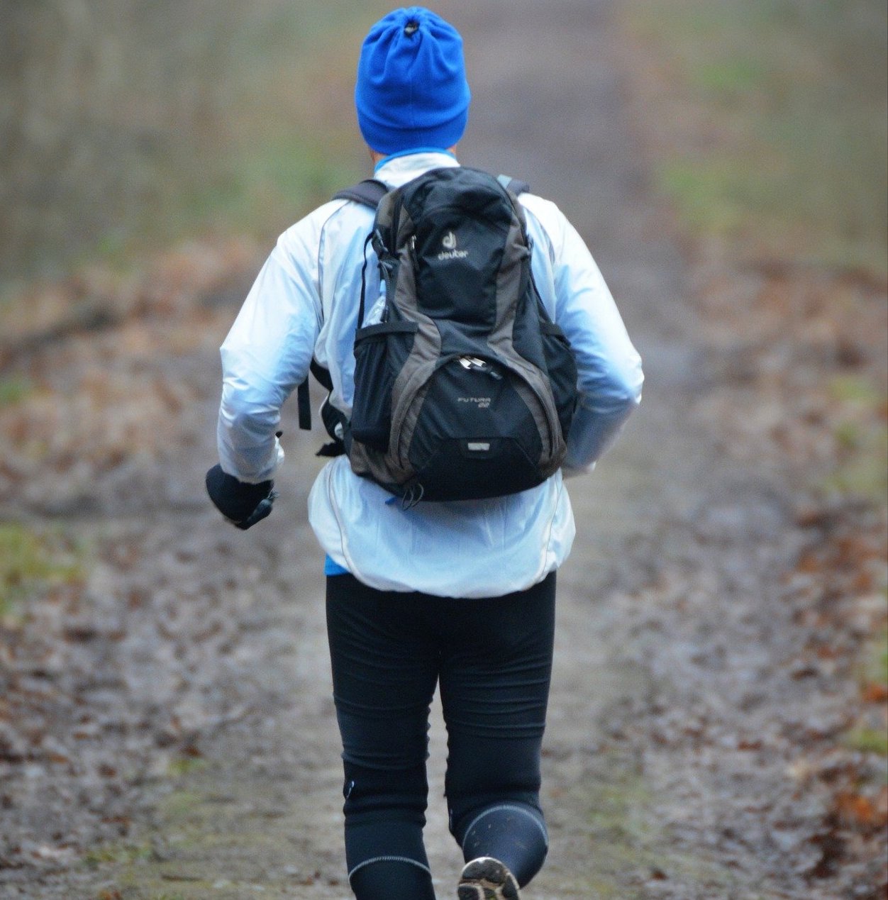 Die Grundlagen für sportliche Frühjahrserfolge werden für Laufsportler im Winter gelegt. Wintertraining ist mit der richtigen Laufkleidung noch erfolgreicher.