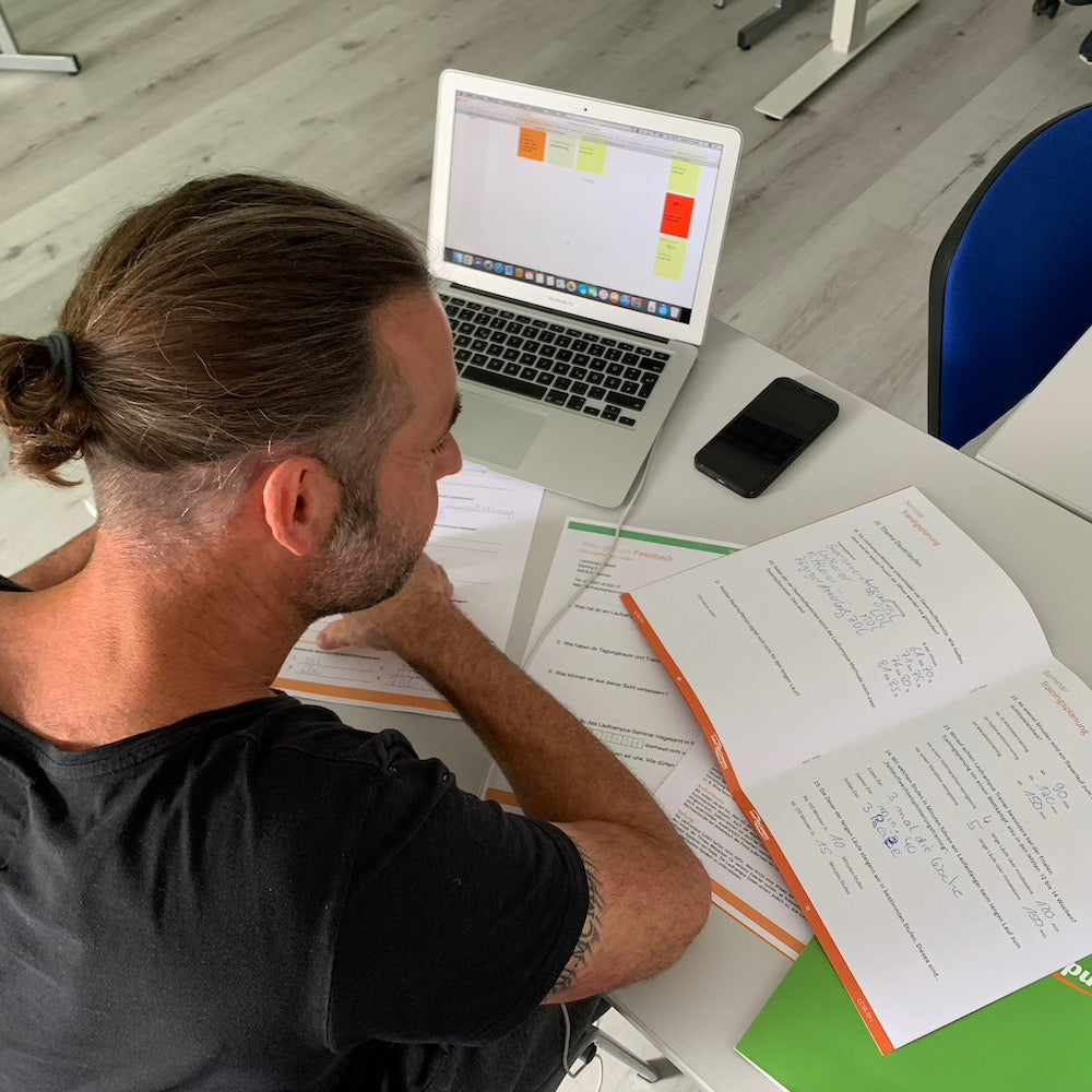 Wenn Laufen ein Ziel verfolgt dann wird Laufen zum Training. Die richtige Trainingssteuerung macht das Lauftraining erst erfolgreich.
