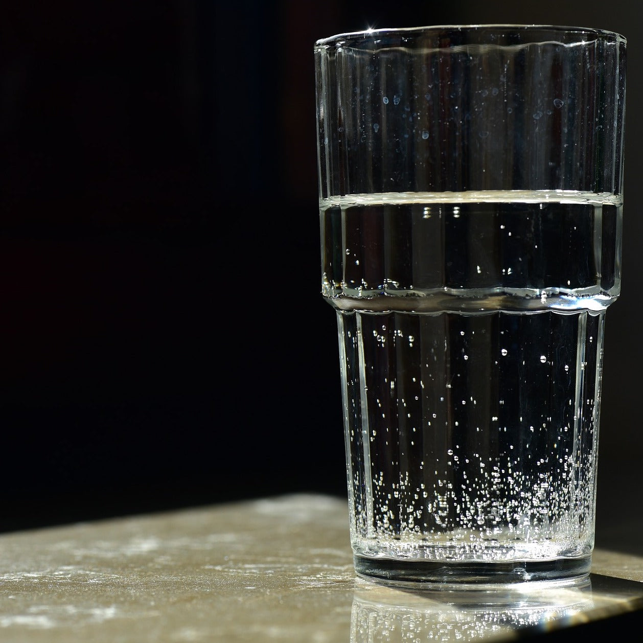 Wasser – das gesündeste Getränk nicht nur für Sportler