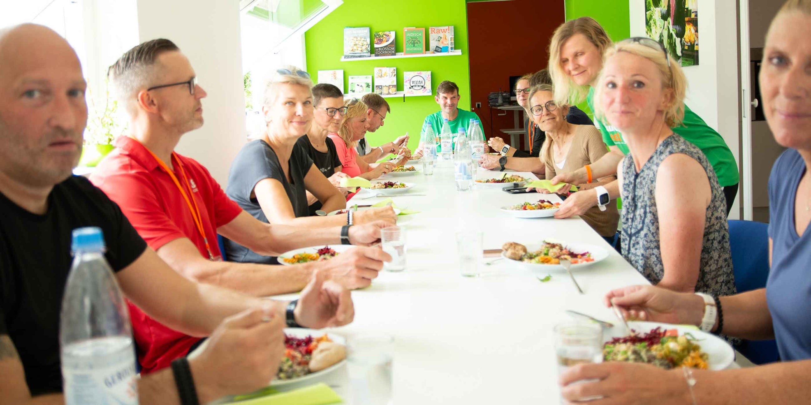 Kochevents: Gemeinsam Kochen, Speisen und eine schöne Zeit verbringen, perfekte Maßnahmen das Teambuilding zu stärke