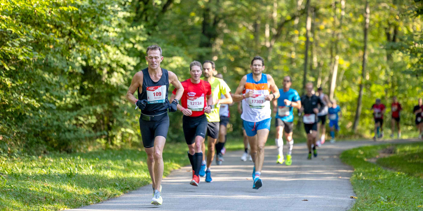 Mit Trainingsplan 10 km zum Erfolg, so wie diese Laufgruppe