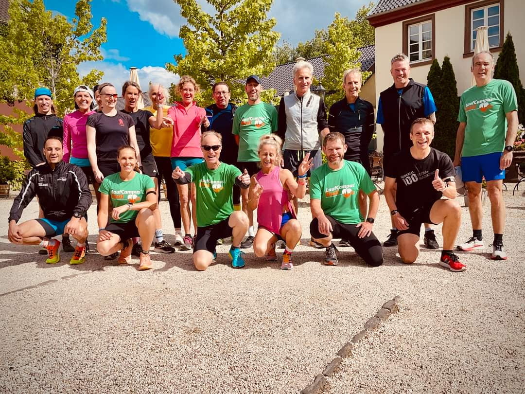 Gruppenfoto mit Timo Böhl bei der Ausbildung zum Laufcampus Trainer